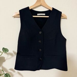 ✨ Sleek & Structured Abercrombie & Fitch Button-Up Vest (S) 🖤